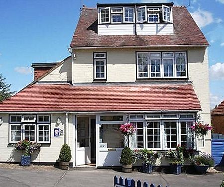 Penryn Guest House, Ensuite Rooms, Free Parking And Free Wifi Stratford-upon-Avon Exterior photo