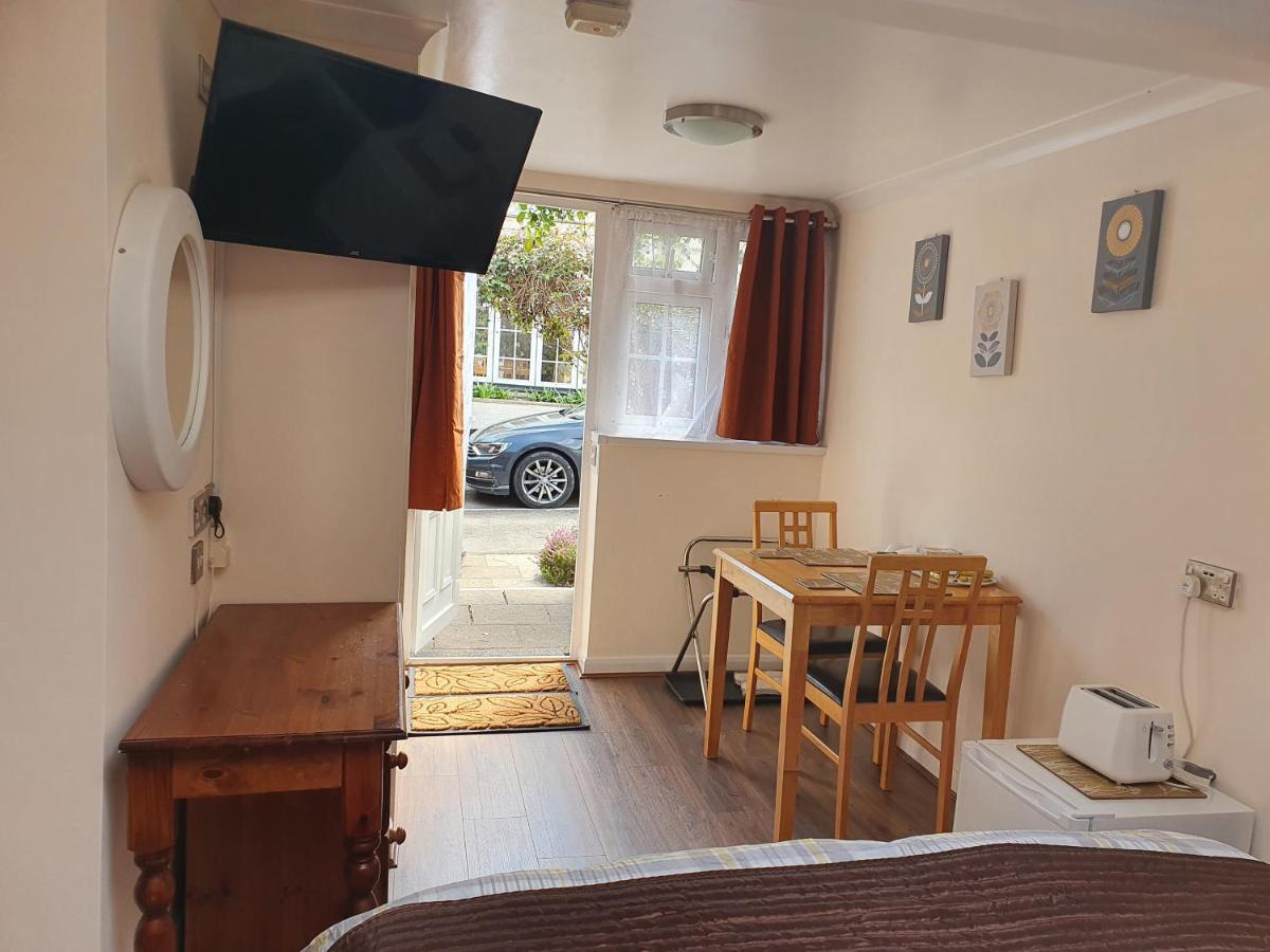 Penryn Guest House, Ensuite Rooms, Free Parking And Free Wifi Stratford-upon-Avon Exterior photo