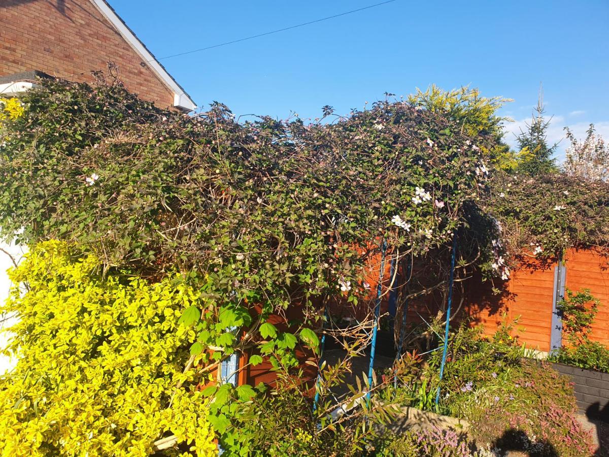 Penryn Guest House, Ensuite Rooms, Free Parking And Free Wifi Stratford-upon-Avon Exterior photo