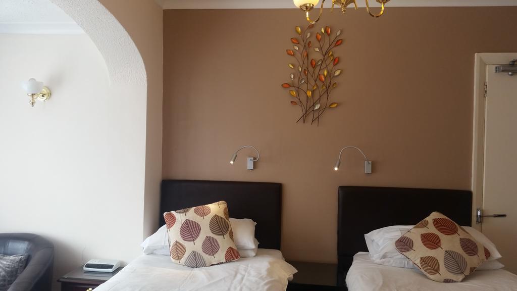 Penryn Guest House, Ensuite Rooms, Free Parking And Free Wifi Stratford-upon-Avon Exterior photo