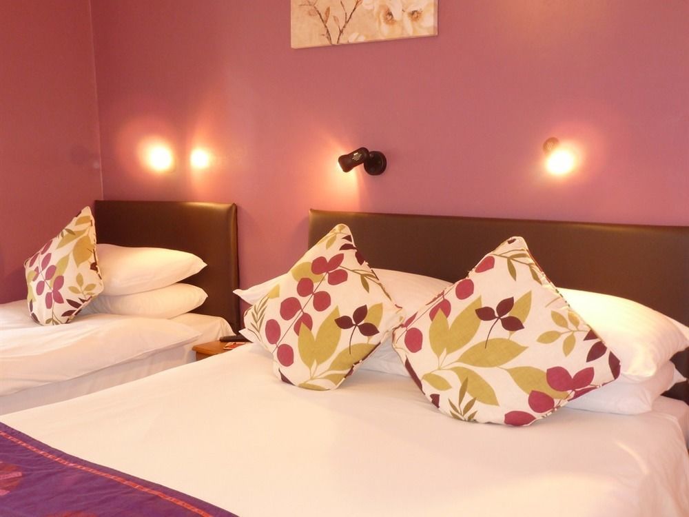 Penryn Guest House, Ensuite Rooms, Free Parking And Free Wifi Stratford-upon-Avon Exterior photo