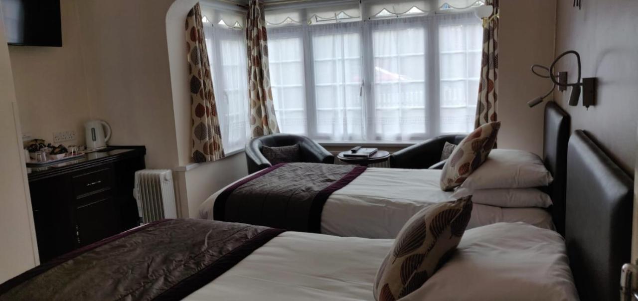 Penryn Guest House, Ensuite Rooms, Free Parking And Free Wifi Stratford-upon-Avon Exterior photo